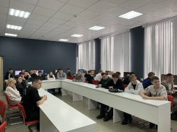 Встреча студентов в режиме ВКС с представителями вузов и учебного центра Министерства обороны Российской Федерации.